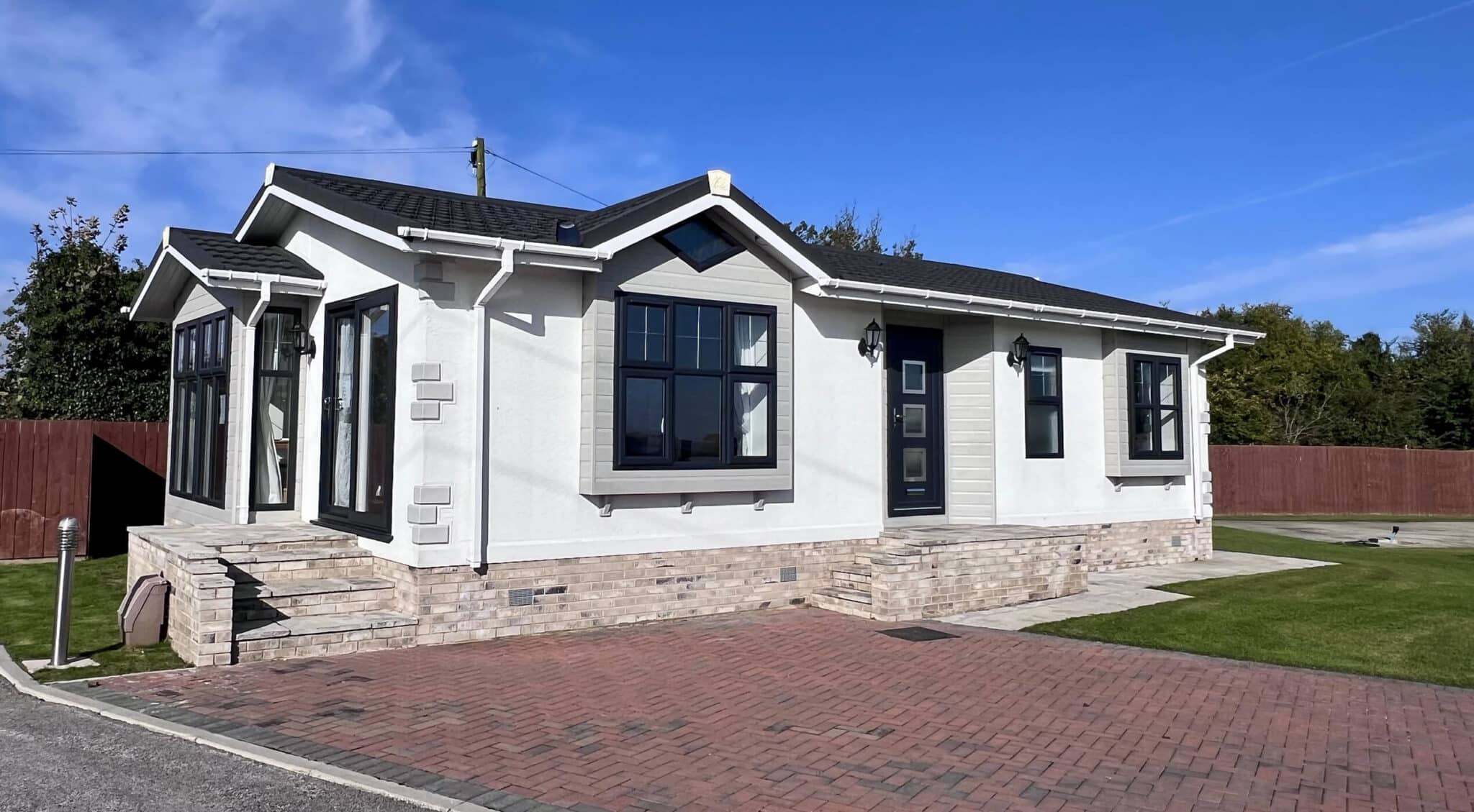 Stately Albion Windsor park home